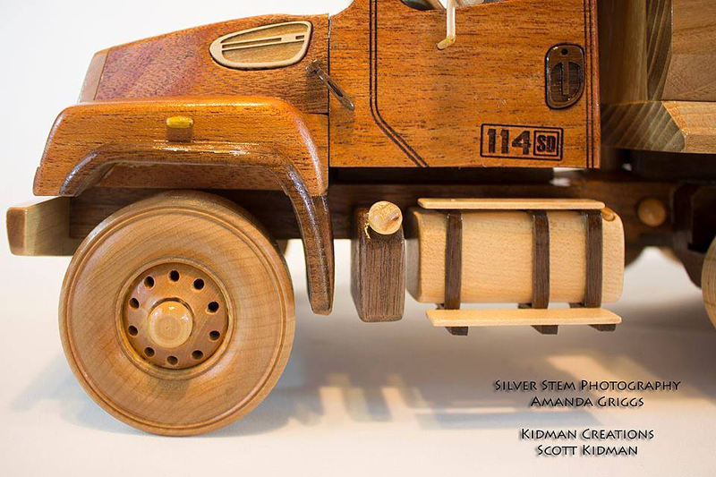 Illustration for article titled I Could Spend All Day Examining This Beautifully Detailed Wooden Truck